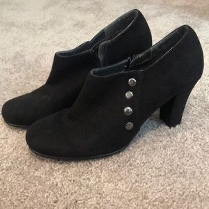Aerosoles Black Suede Heeled Booties Sz 9